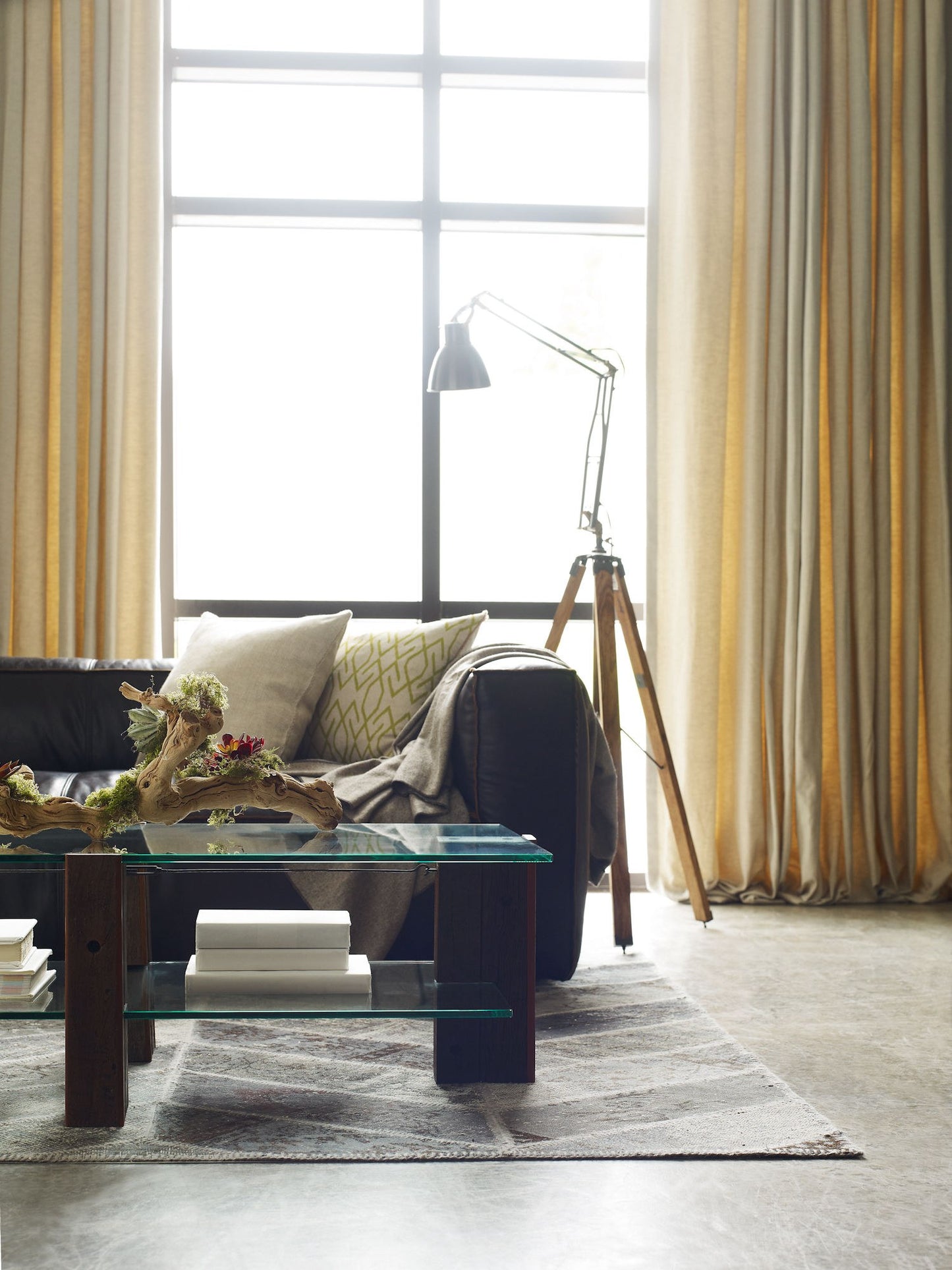 NOLITA REVERSE STITCH SOFA-RIDER BLACK