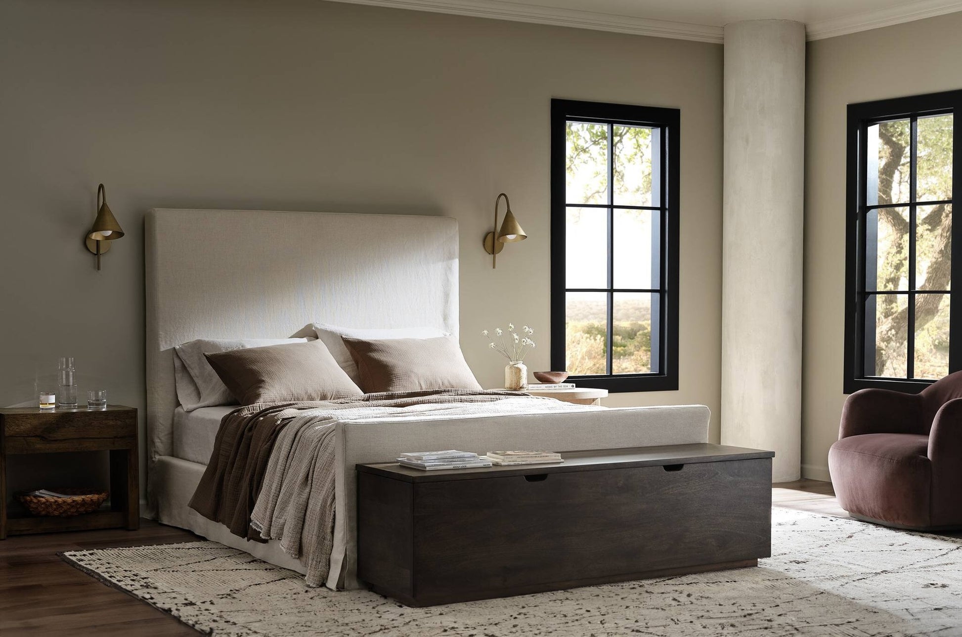 OPEN BOX - Daphne Queen Slipcover Bed - Brussels Natural